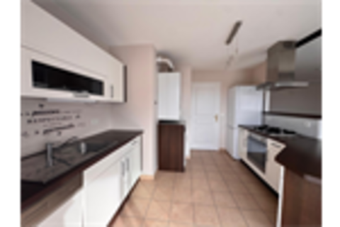   CRANVES SALES Appartement meubl� T3 Appartement - 3 pi�ce(s) - 72 m�