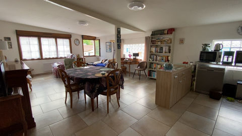   Appartement lou� de 101 m2 habitables. Appartement - 4 pi�ce(s) - 102 m�