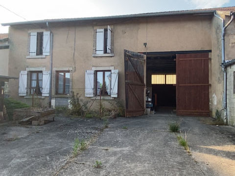   Maison de village de 143 m2 habitables avec de nombreuses d�pendances. Maison - 6 pi�ce(s) - 143 m�