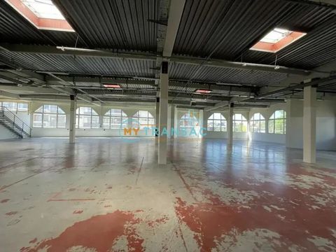 AUBERVILLIERS : A Louer locaux d'activit&eacute; et de bureaux 9 93300 Aubervilliers