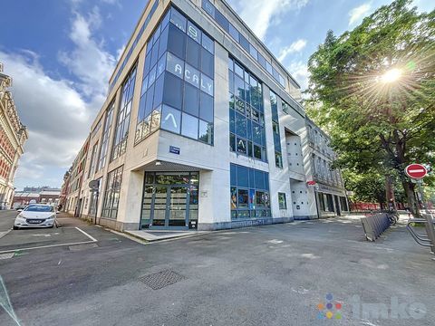 Local professionnel ou commercial modulable de 270 m&sup2; avec 4 pa 645000 59800 Lille