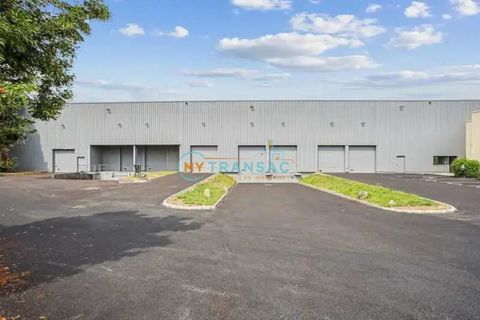 A louer b&acirc;timent ind&eacute;pendant de stockage 4 542m&sup2; sur un foncier de 7 688m&sup2; &agrave; Lisses 35 91090 Lisses