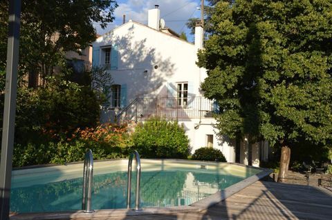   Mas + gite avec jardin et piscine Maison - 7 pi�ce(s) - 145 m�