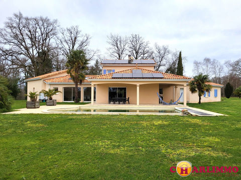   Maison tr�s bon �tat avec piscine et jardin Maison - 5 pi�ce(s) - 208 m�