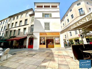  Immeuble � vendre 328 m�