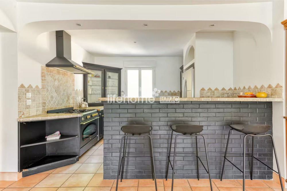 � vendre  Maison Vailhauqu�s (34570)