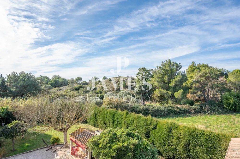 � vendre  Maison Fontvieille (13990)