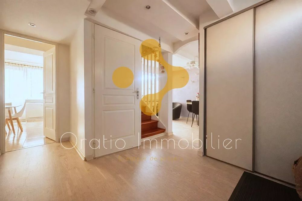 � vendre  Villa Saint-Julien-en-Genevois (74160)