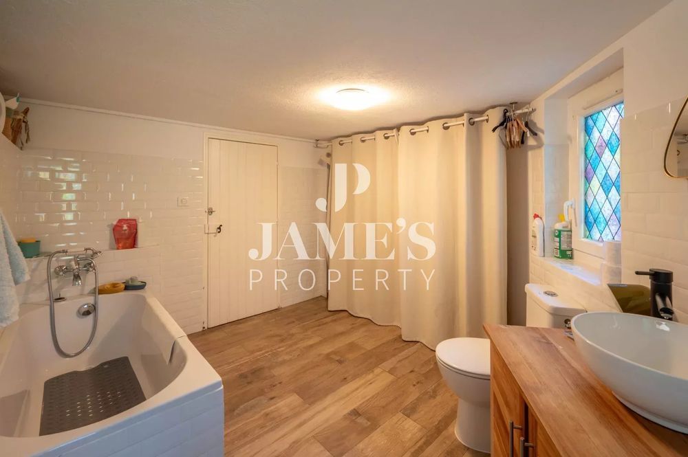 � vendre  Maison Paradou (13520)