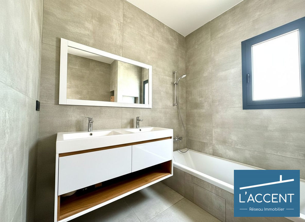 � vendre  Villa Nimes (30900)