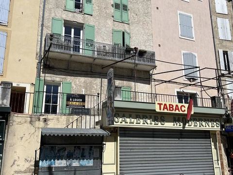   Riez Appartement - 3 pi�ce(s) - 75 m�