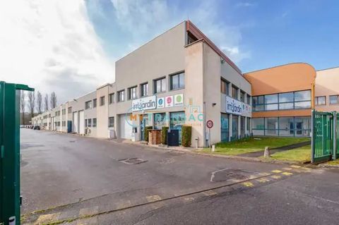 A Louer locaux d'activités 387m², 564m² et 669m² à Emerainville 3 77184 merainville