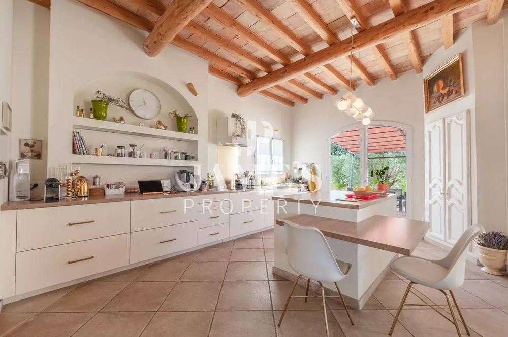 � vendre  Maison Fontvieille (13990)