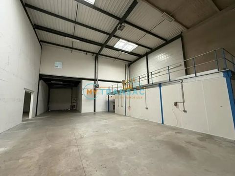 ST-DENIS A LOUER 1 010m&sup2; et 2 lots de 231m&sup2; de locaux d'activit&eacute;s 3 93200 Saint-denis