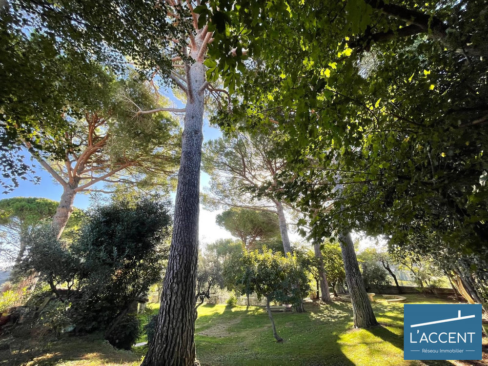 � vendre  Villa N�mes (30000)