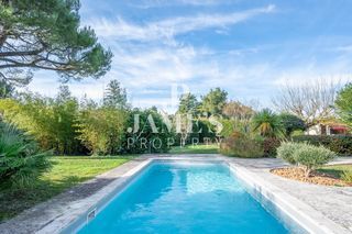  Maison � vendre 8 pi�ces 210 m�