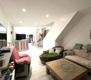  Maison � vendre 7 pi�ces 205 m�