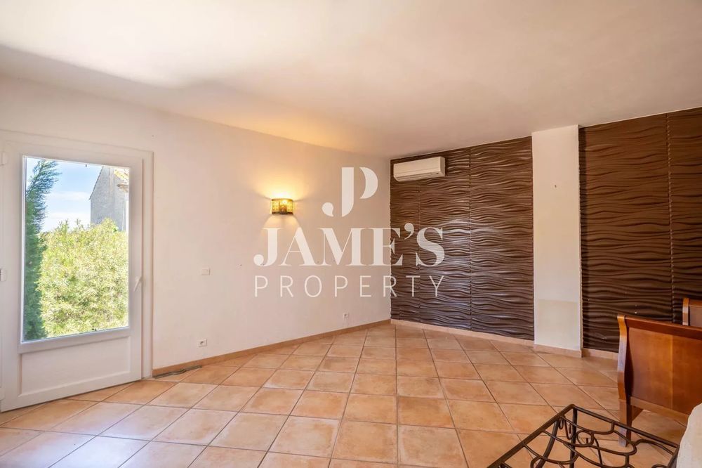 � vendre  Maison Fontvieille (13990)