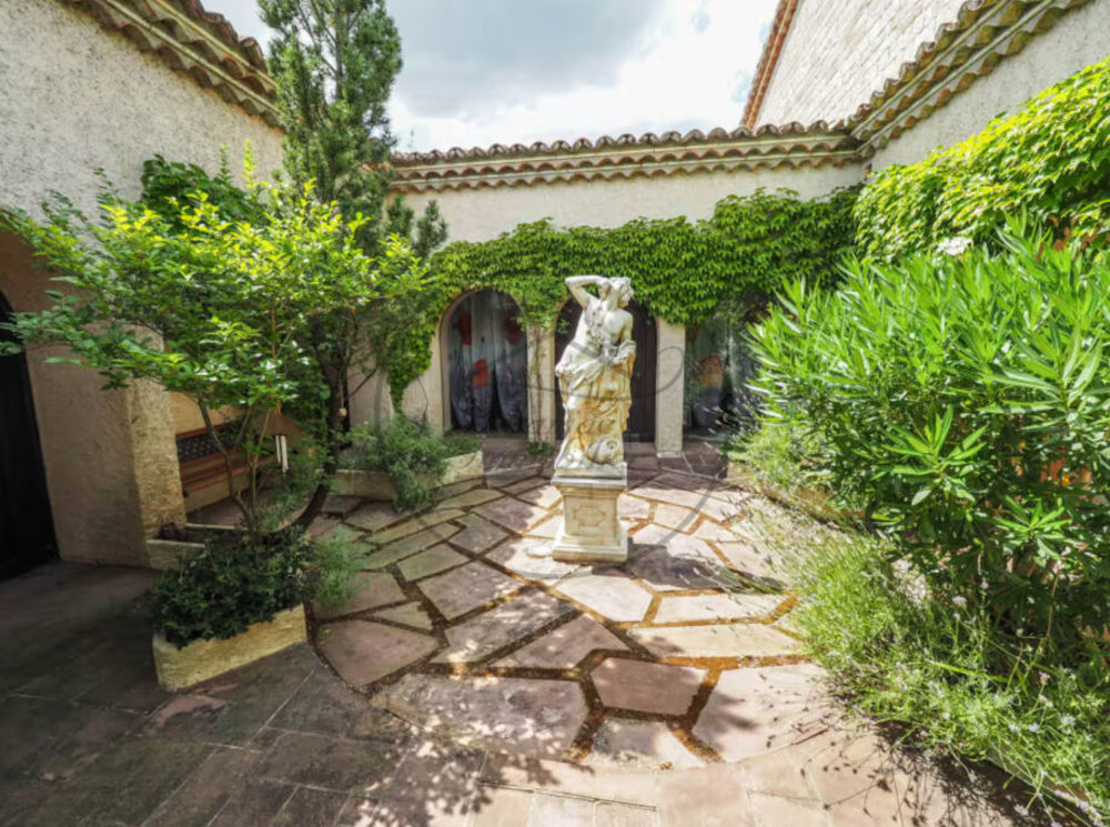 � vendre  Villa Saint-Sauveur-de-Cruzi�res (07460)