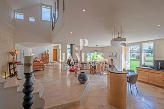  Maison � vendre 6 pi�ces 275 m�