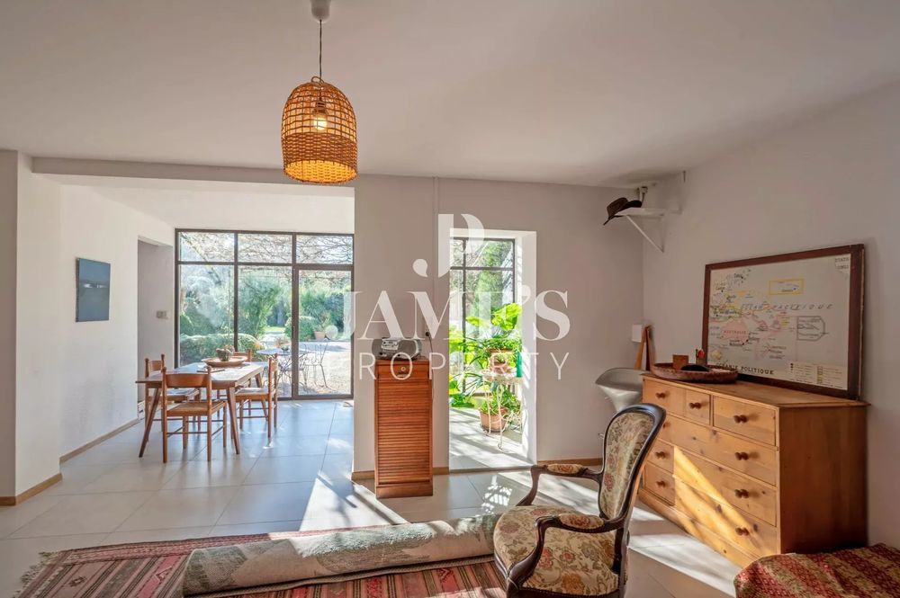 � vendre  Maison Fontvieille (13990)