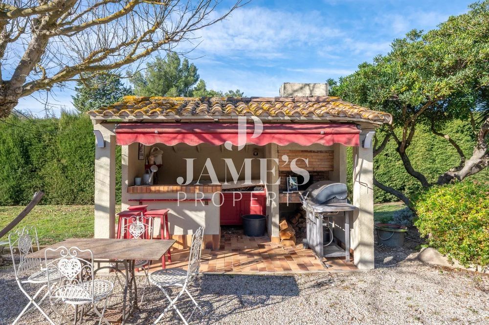 � vendre  Maison Fontvieille (13990)