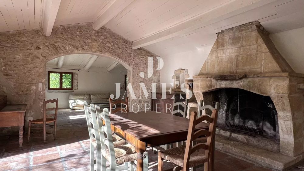 � vendre  Maison Eygali�res (13810)