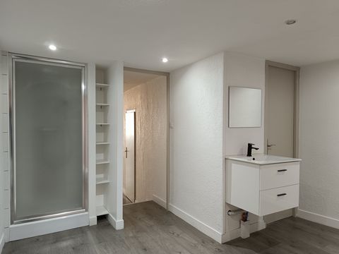 Local commercial 375 11100 Narbonne