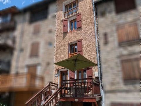   Maison avec terrasse � VILLARS-COLMARS Maison - 4 pi�ce(s) - 91 m�