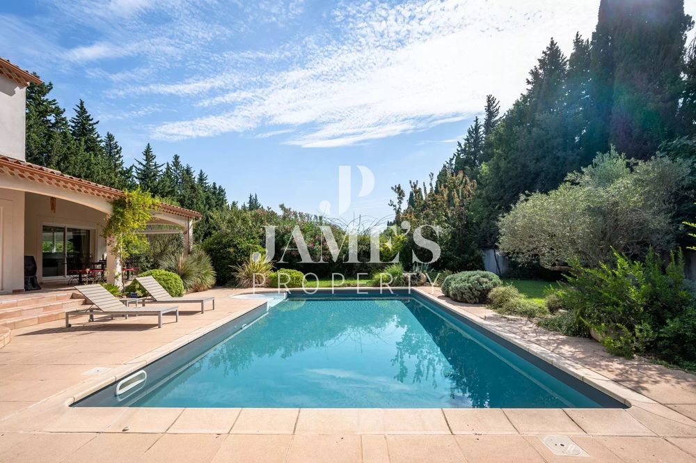 � vendre  Maison Fontvieille (13990)