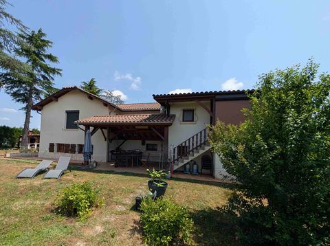   Maison Individuelle de 208m2 habitables 6 chambres terrain 810m2 Maison - 10 pi�ce(s) - 208 m�