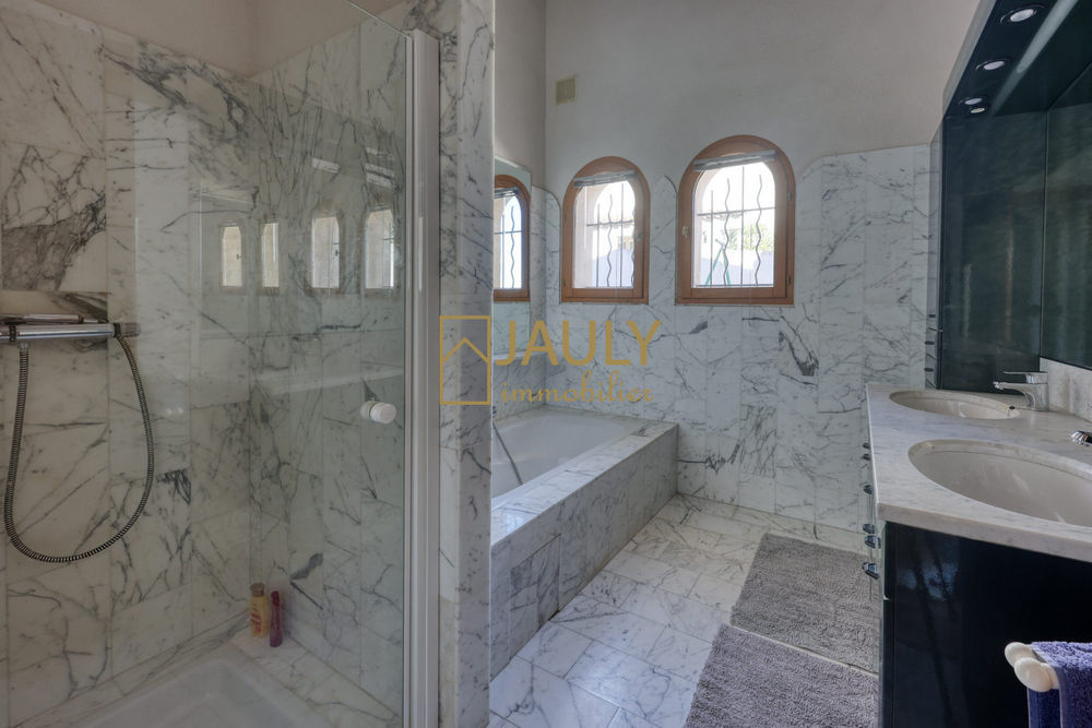 � vendre  Maison La Farl�de (83210)