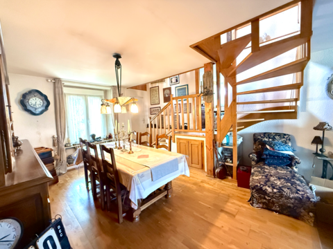  Maison � vendre 5 pi�ces 210 m�