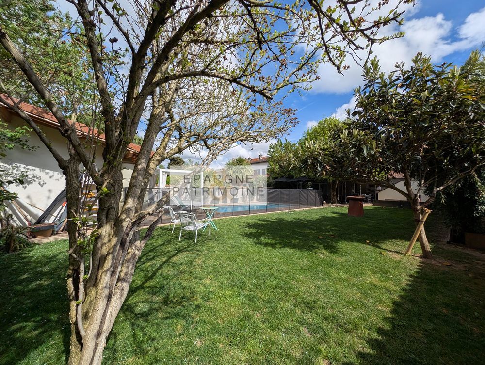 � vendre  Maison Saint-Laurent-de-Mure (69720)