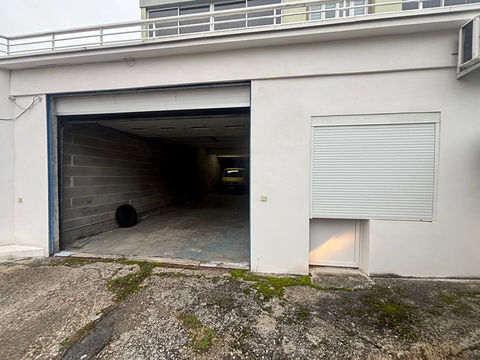 D&eacute;pot Saint Etienne 250 m2 125000 42100 Saint-�tienne