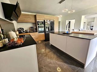  Maison � vendre 8 pi�ces 230 m�