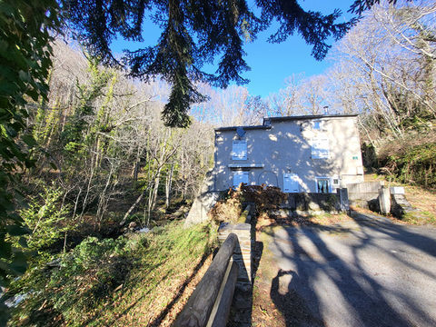   Castans - Ancien moulin en pierre au bord de l'eau, en pleine nature Maison - 4 pi�ce(s) - 82 m�