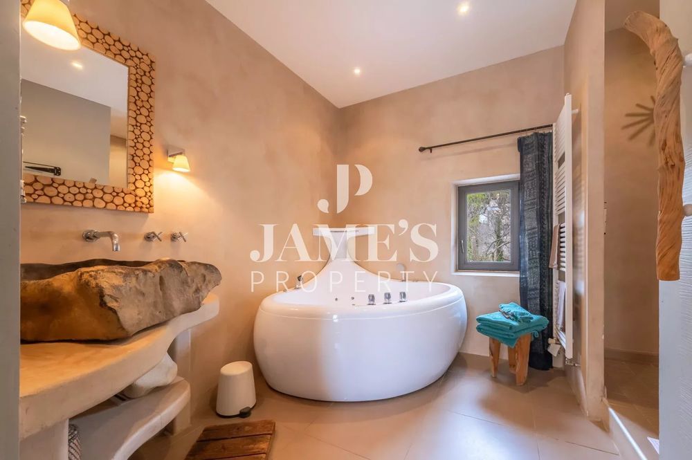 � vendre  Maison Paradou (13520)