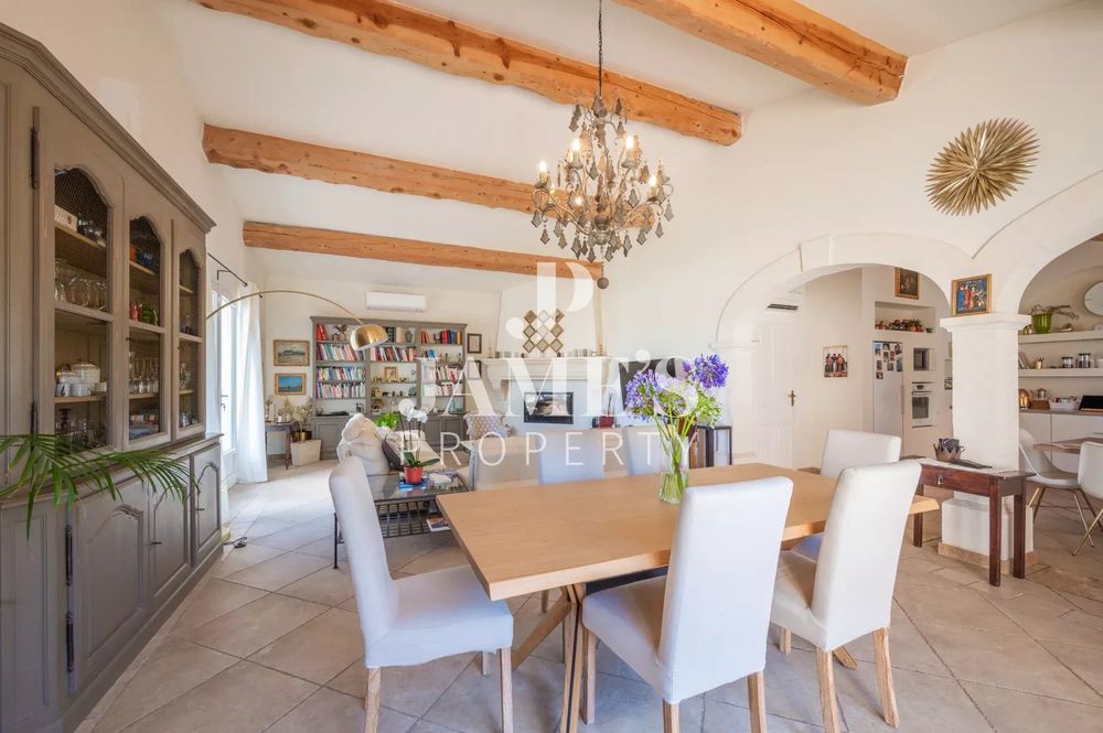 � vendre  Maison Fontvieille (13990)