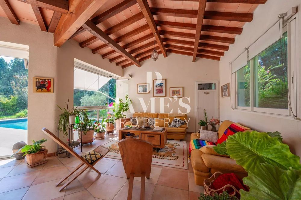 � vendre  Maison Fontvieille (13990)