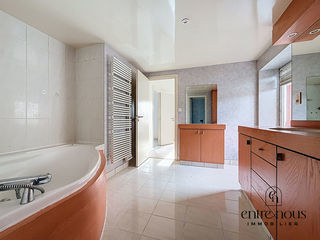  Immeuble � vendre 5 pi�ces 153 m�