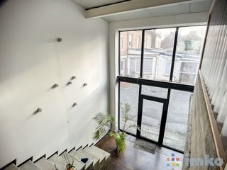  Immeuble � vendre 425 m�