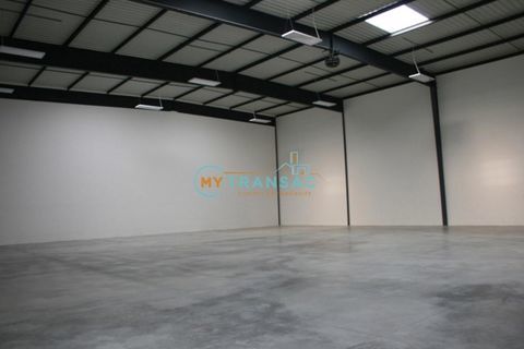 LIEUSAINT A LOUER Local d'activit&eacute; 521m&sup2; 4 77127 Lieusaint