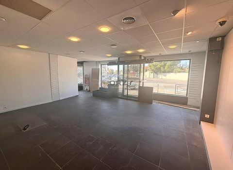 A LOUER - Local Commercial 1200 84000 Avignon