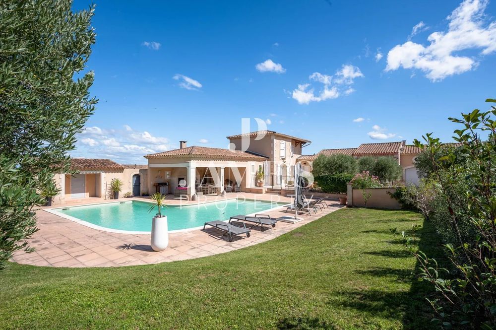 � vendre  Maison Fontvieille (13990)