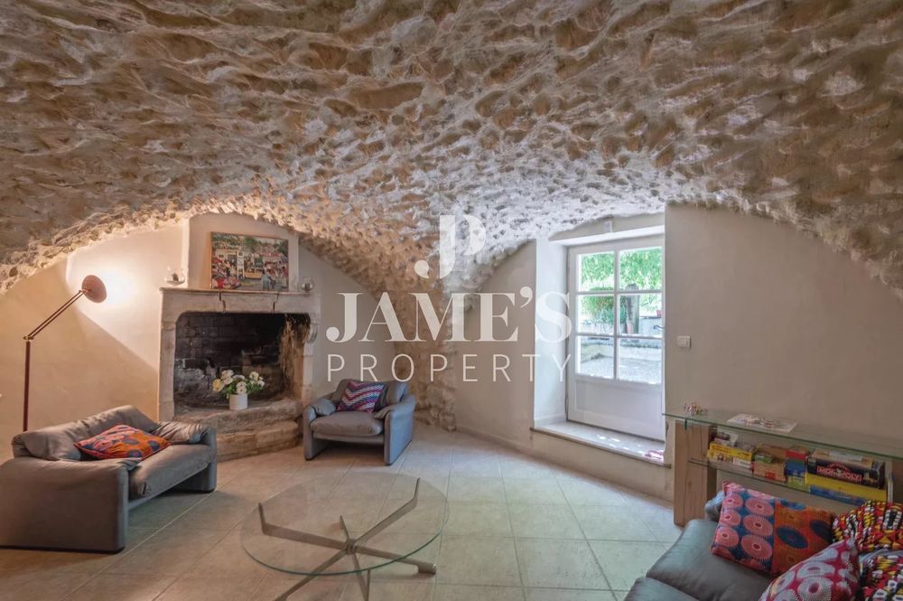 � vendre  Maison Eygali�res (13810)