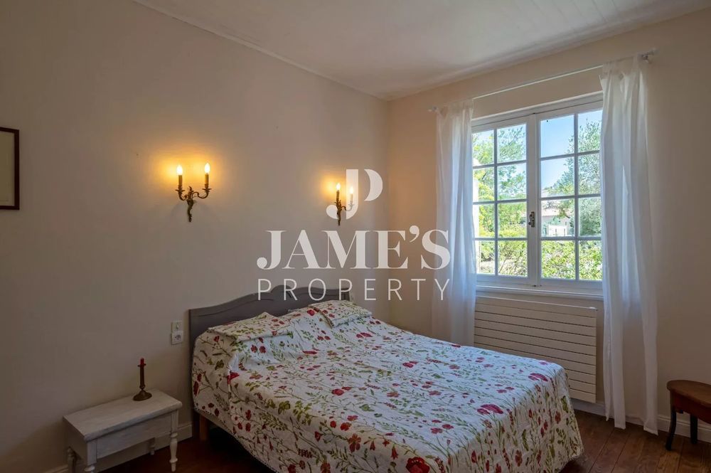 � vendre  Maison Fontvieille (13990)