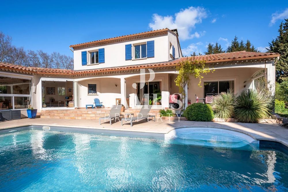 � vendre  Maison Fontvieille (13990)