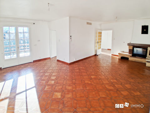   Maison de plain-pied T4 de 114m� sur parcelle de 1085m� � pro Maison - 5 pi�ce(s) - 114 m�