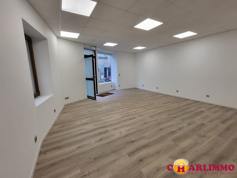 Local professionnel, bureau en centre ville 580 87200 Saint-junien